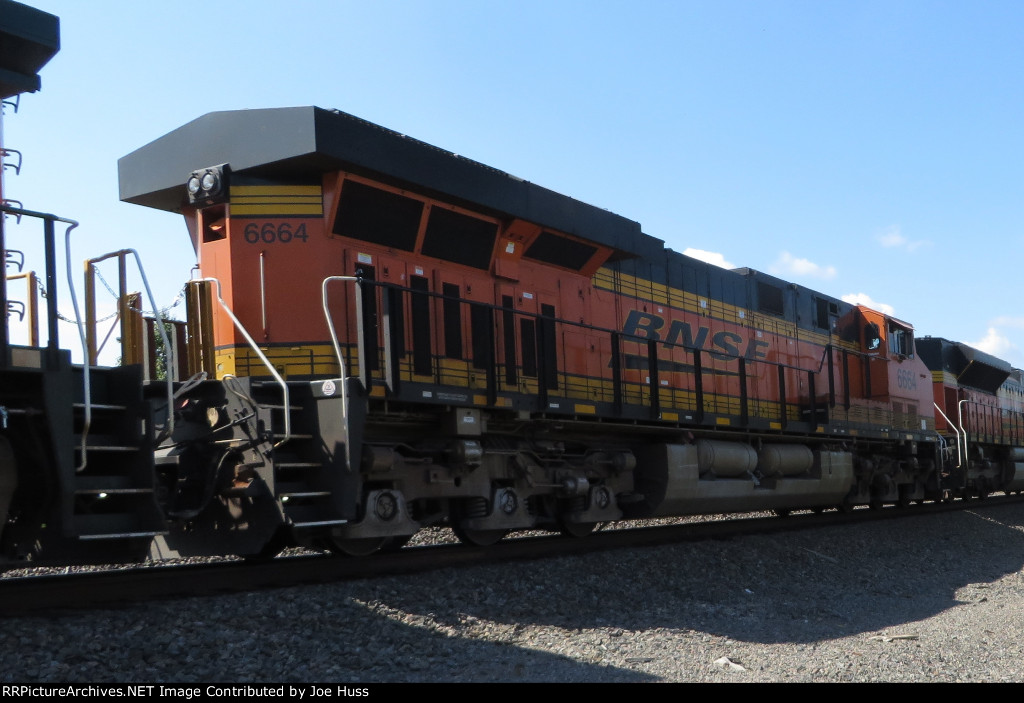 BNSF 6664